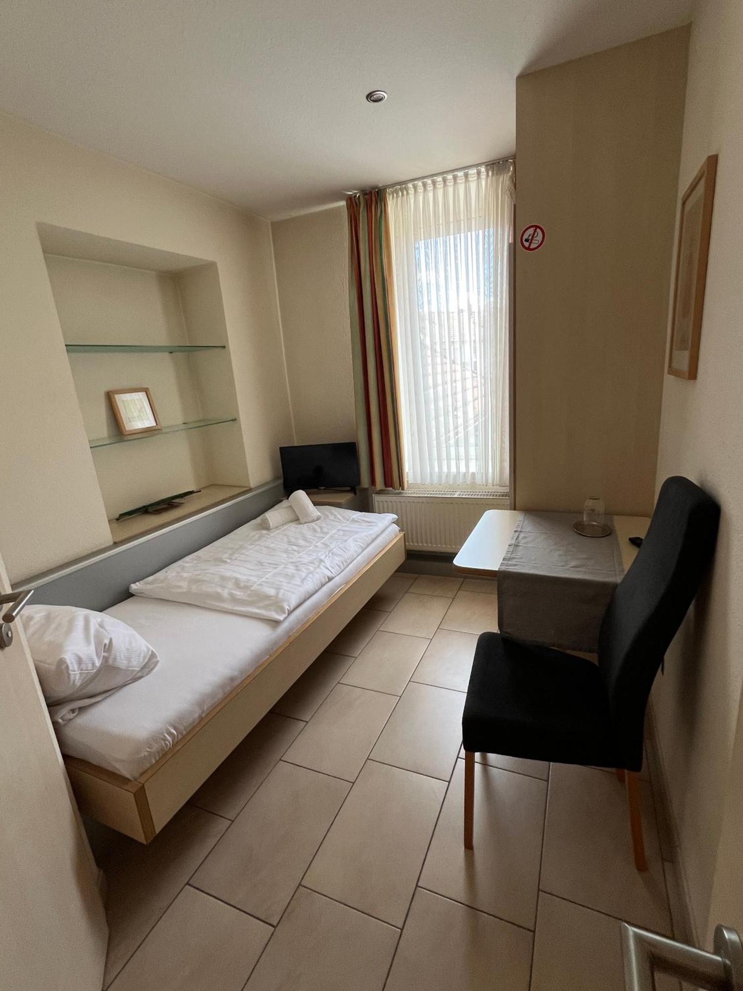 Hotel Pfaelzer Hof 엔켄바흐알젠보른 외부 사진